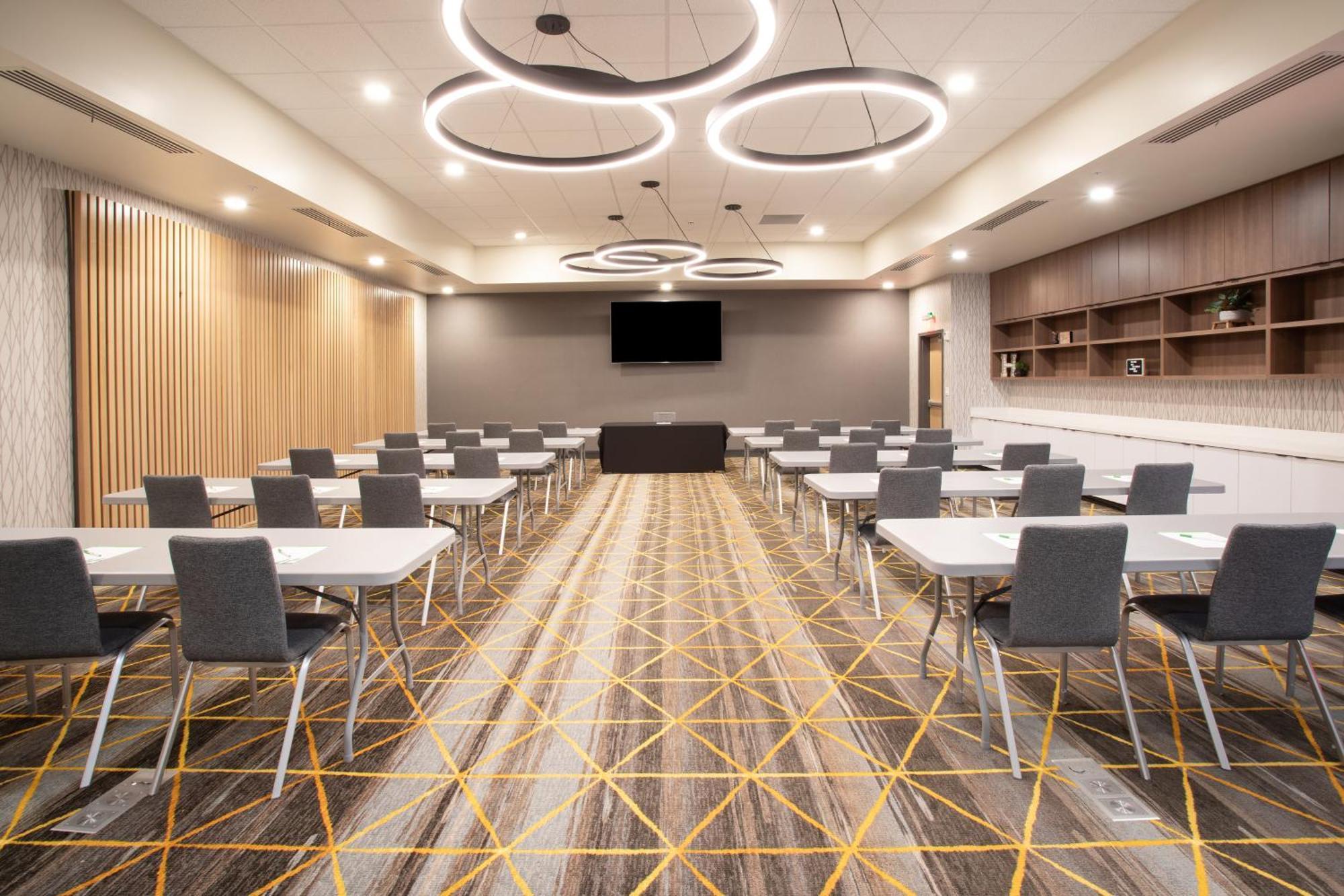 Holiday Inn Glendale - Stadium & Ent Dist By Ihg Exterior photo
