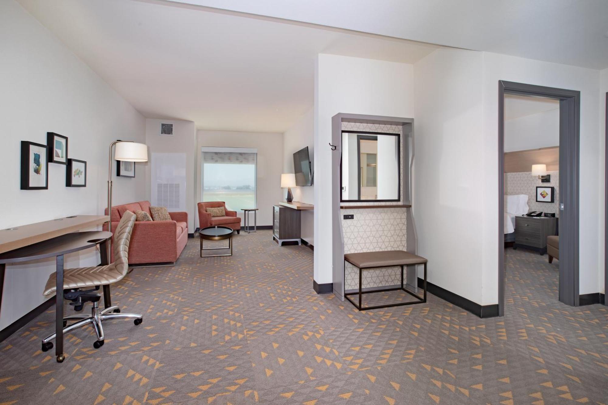Holiday Inn Glendale - Stadium & Ent Dist By Ihg Exterior photo
